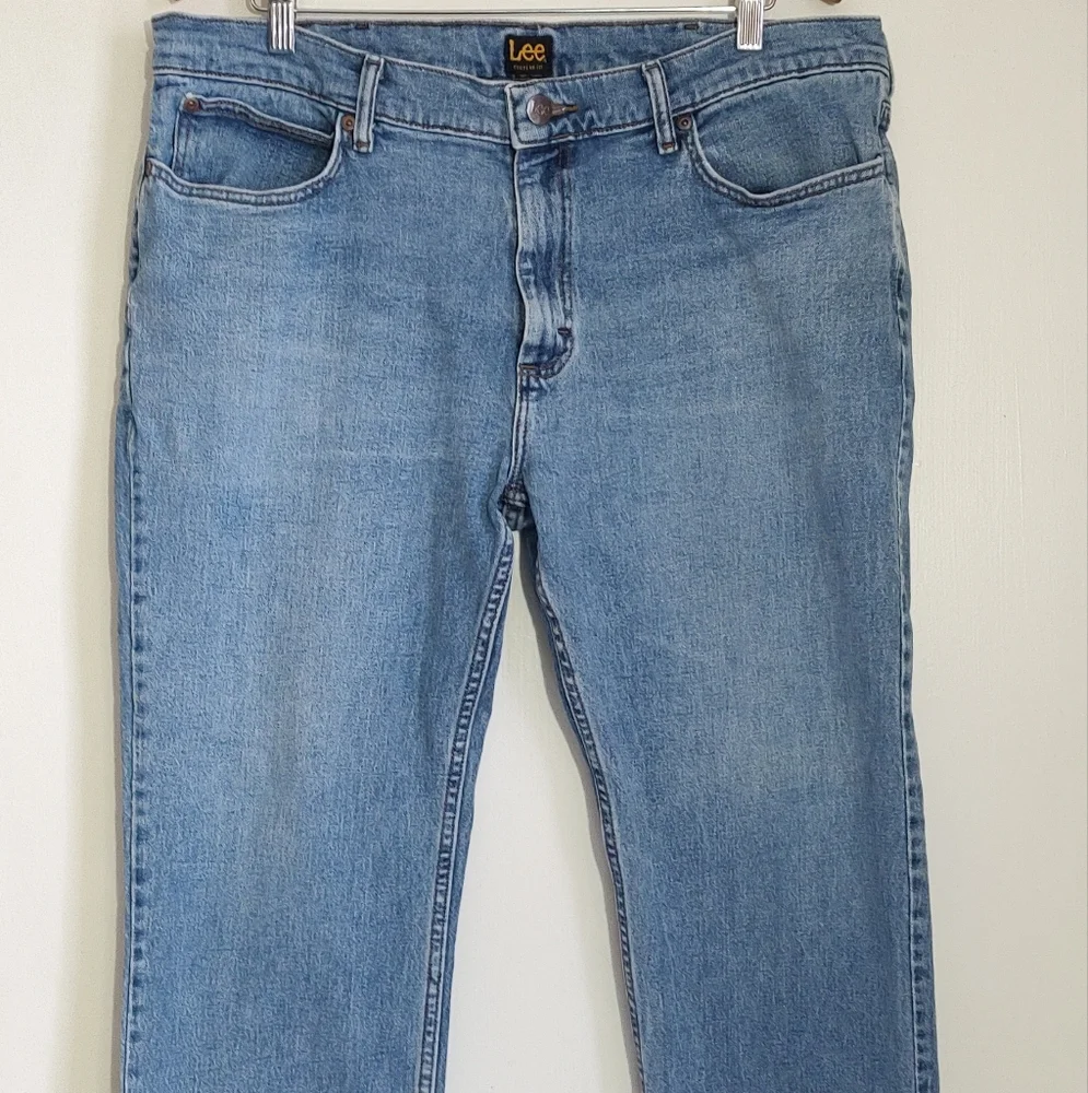 Lee Men's Regular Fit Blue Jeans